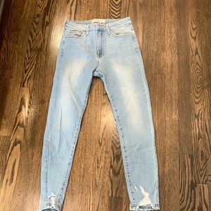 Light denim washed skinny jeans